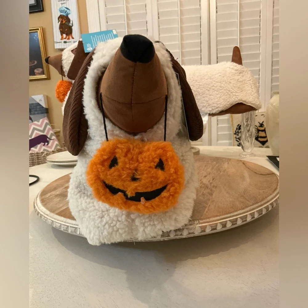 Looong Dachshund Halloween Ghost, carrying Jack o lantern treat bag, Pillow